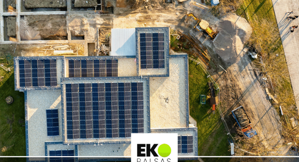 Saulės elektrinės brangsta: visi pasaugojimo mokesčiai kyla nuo kitų metų