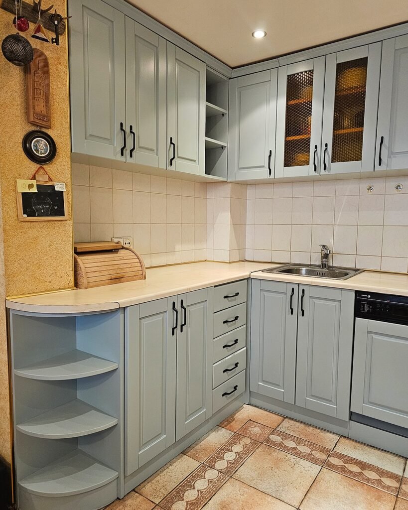 „Senas Stalas“ įkūrėja Vainora Blaškevičiūtė: „Beveik visi baldai yra verti antro šanso“ – kaip paprastas hobis virto tvaraus verslo sėkmės istorija 3 senas stalas