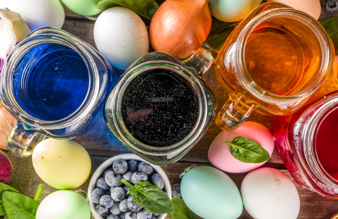 Natūralūs kiaušinių dažymo būdai: tradicijos, mokslas ir kūryba