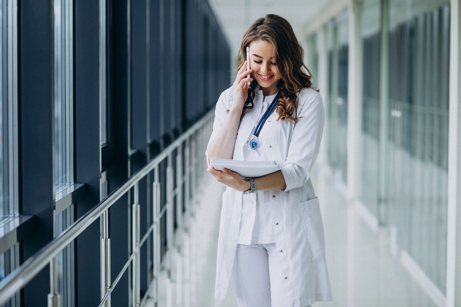 kuo-issiskiria-nuotoline-seimos-gydytojo-konsultacija-su-telemedicinos-draudimu